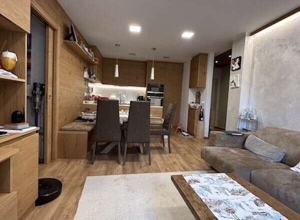 Discover a cozy and stylish living space with a modern design.