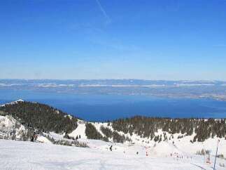 Ski resort with breathtaking views of Lake Geneva.