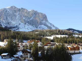 Nestled in a picturesque mountain village, this property offers stunning views of snow-capped peaks and lush forests.