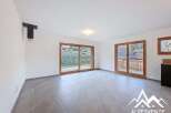 Discover this stunning property featuring a bright and airy interior with large windows that offer breathtaking views.