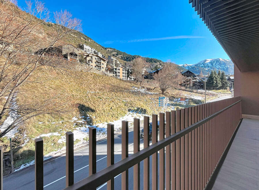 Enjoy breathtaking mountain views from this stunning property.