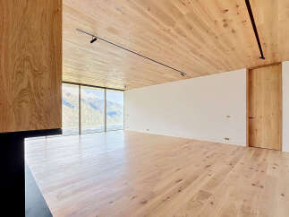 Experience luxury living in this stunning property featuring exquisite wooden floors and ceilings.