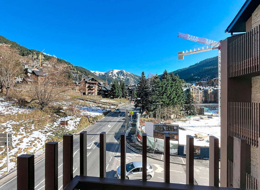 Enjoy breathtaking mountain views from this stunning property.