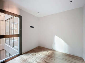 Discover this bright and airy space, perfect for a modern living experience.