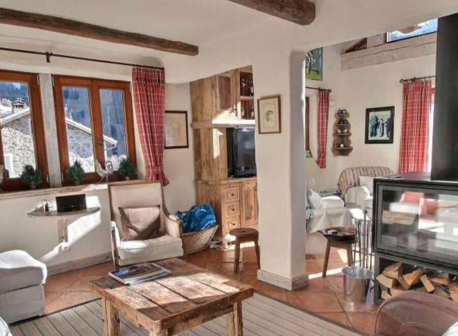 Cozy mountain chalet with rustic charm and modern amenities.