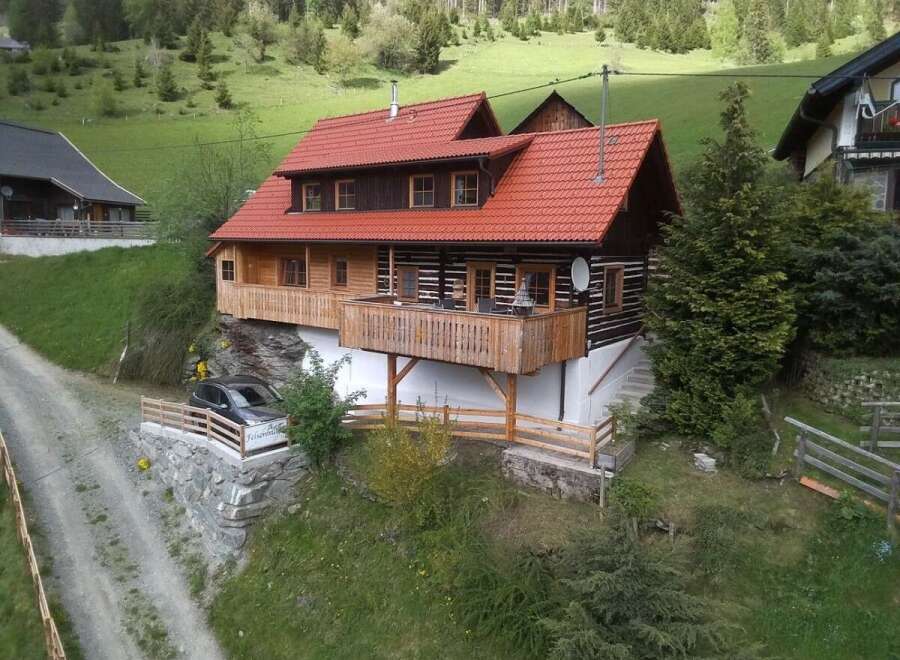 Discover a charming mountain retreat with this stunning property.