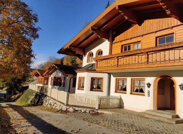 Discover the charm of this stunning property, showcasing traditional architecture and inviting warmth.