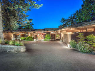 For Sale in West Vancouver with 5 Bedrooms and 7 Bathrooms