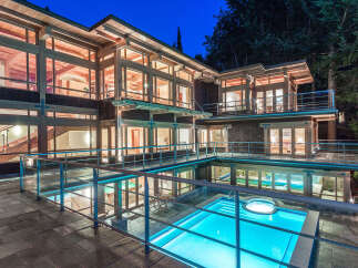 For Sale in West Vancouver with 5 Bedrooms and 7 Bathrooms