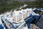 This stunning property boasts breathtaking mountain views and is located in a prime ski resort location.