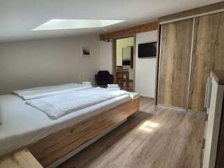Discover a cozy bedroom with a modern design.