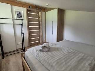 Discover a cozy bedroom with a modern touch.