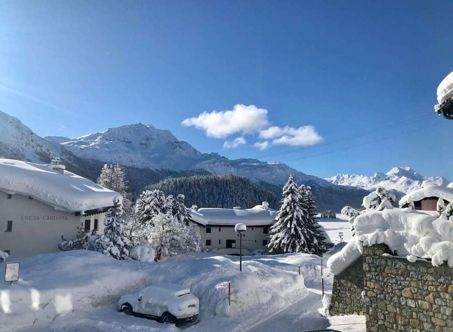 Experience the magic of winter in this stunning property nestled in the heart of the mountains.