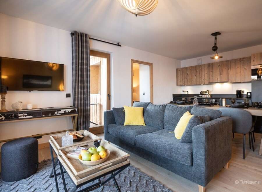 Discover a stylish living space with a modern design.