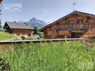 Discover your dream chalet nestled in the heart of the mountains.