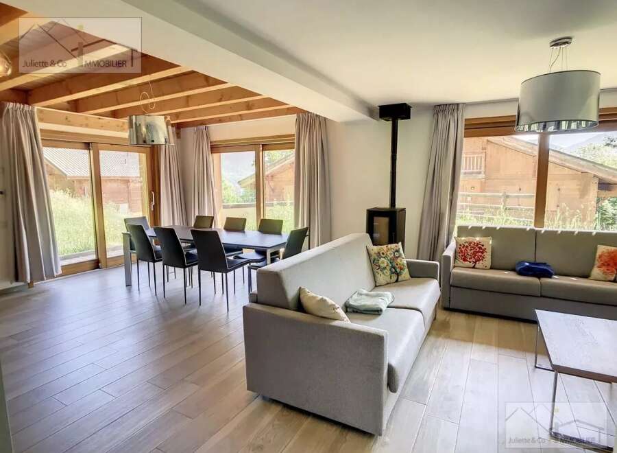 Discover a stunning property with a spacious living area, perfect for relaxation and entertaining.
