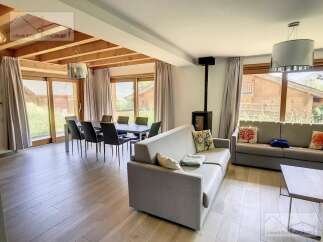 Discover a stunning property with a spacious living area, perfect for relaxation and entertaining.