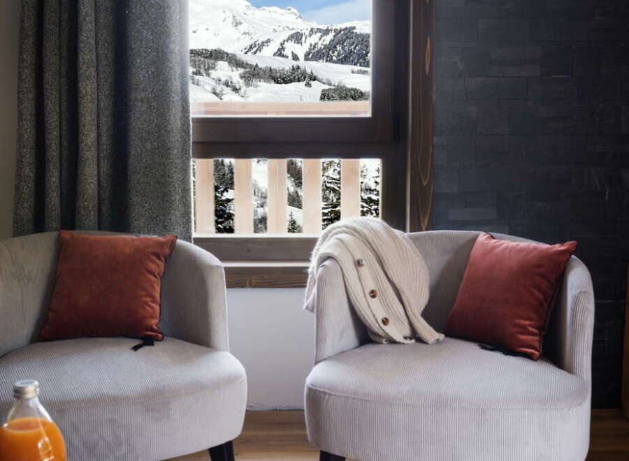 Cozy apartment with stunning mountain views.