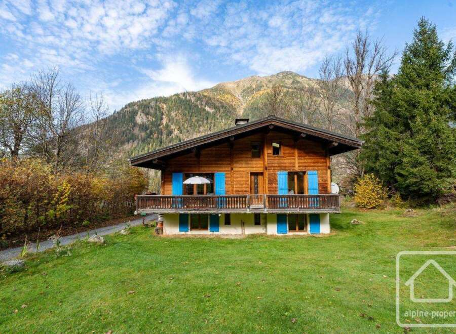 Nestled in the French Alps, this charming chalet offers breathtaking mountain views and a tranquil setting.