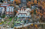 Luxury mountain home with stunning views and modern amenities.