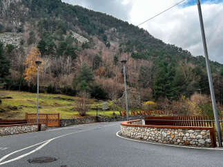 Nestled in a serene mountain valley, this property boasts stunning natural views and a tranquil atmosphere.