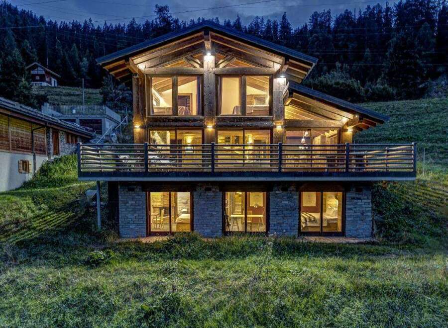 Discover the charm of this stunning mountain chalet, nestled in a serene natural setting.
