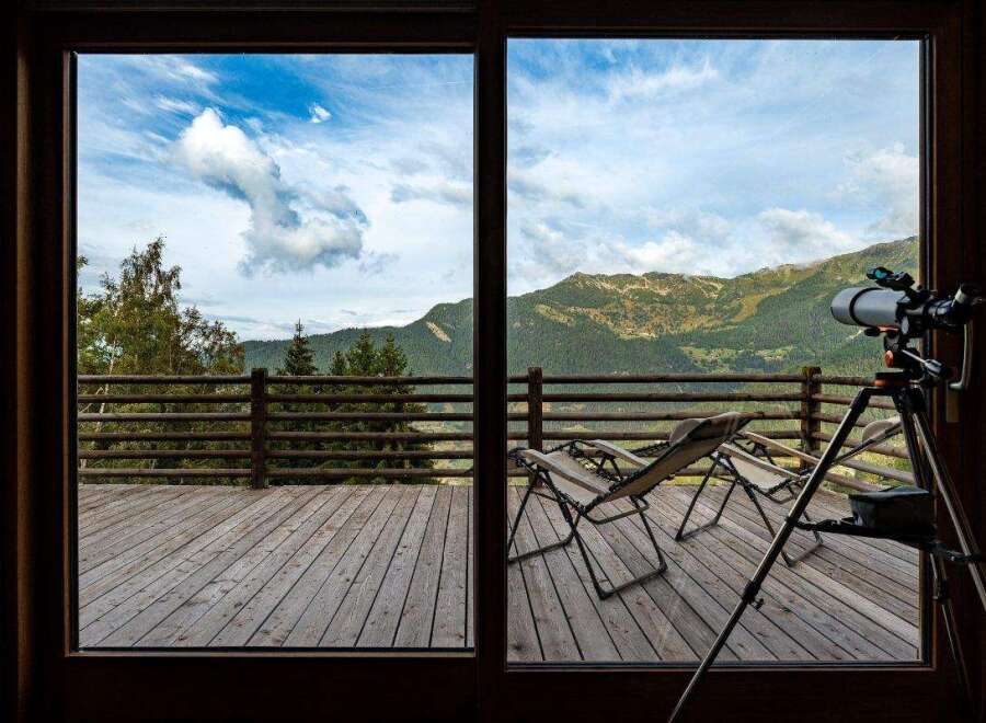 Enjoy breathtaking mountain views from this stunning property.