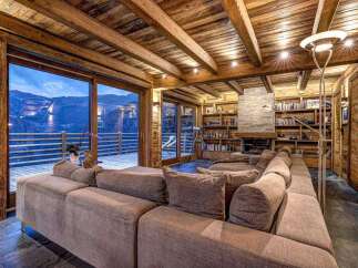 Experience luxury living in this stunning chalet with breathtaking mountain views.