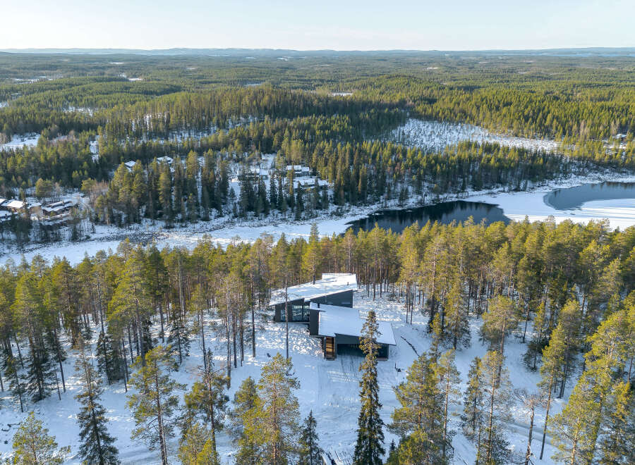 Discover a stunning winter retreat nestled in the heart of nature.