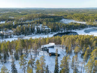 Discover a stunning winter retreat nestled in the heart of nature.