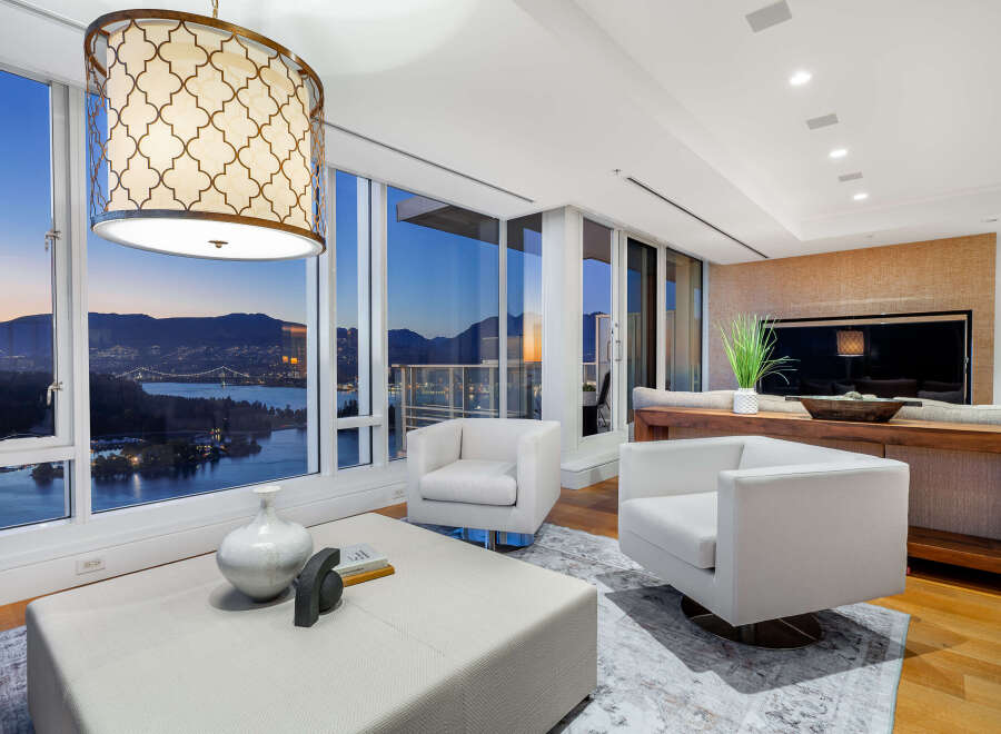 Experience luxury living with breathtaking views in this stunning property.