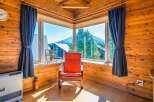 Cozy cabin with stunning mountain views.