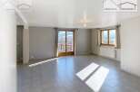 Discover this bright and airy property, featuring a spacious living area with stunning views.