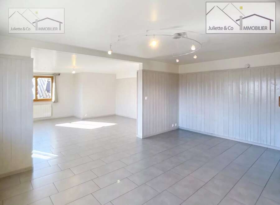 Discover this bright and spacious property, perfect for modern living.