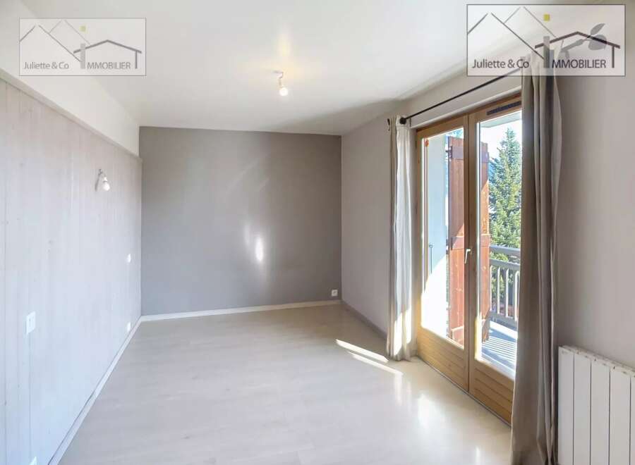 Discover this charming property featuring a bright and airy interior.