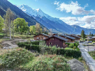 Nestled in the French Alps, this charming chalet offers breathtaking mountain views.