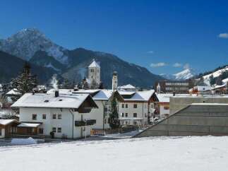 Experience the charm of this picturesque village nestled amidst snow-capped mountains.