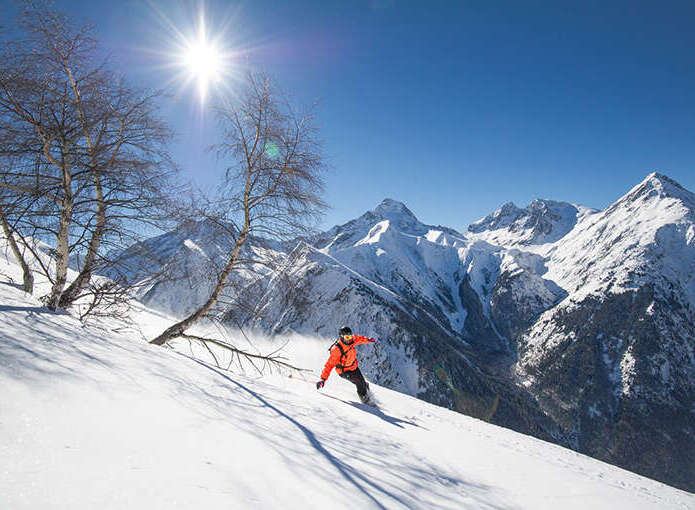 Experience exhilarating off-piste skiing in the breathtaking French Alps.