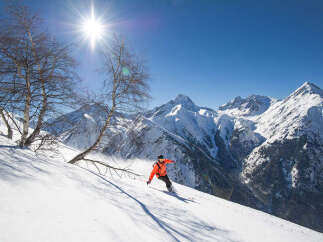 Experience exhilarating off-piste skiing in the breathtaking French Alps.