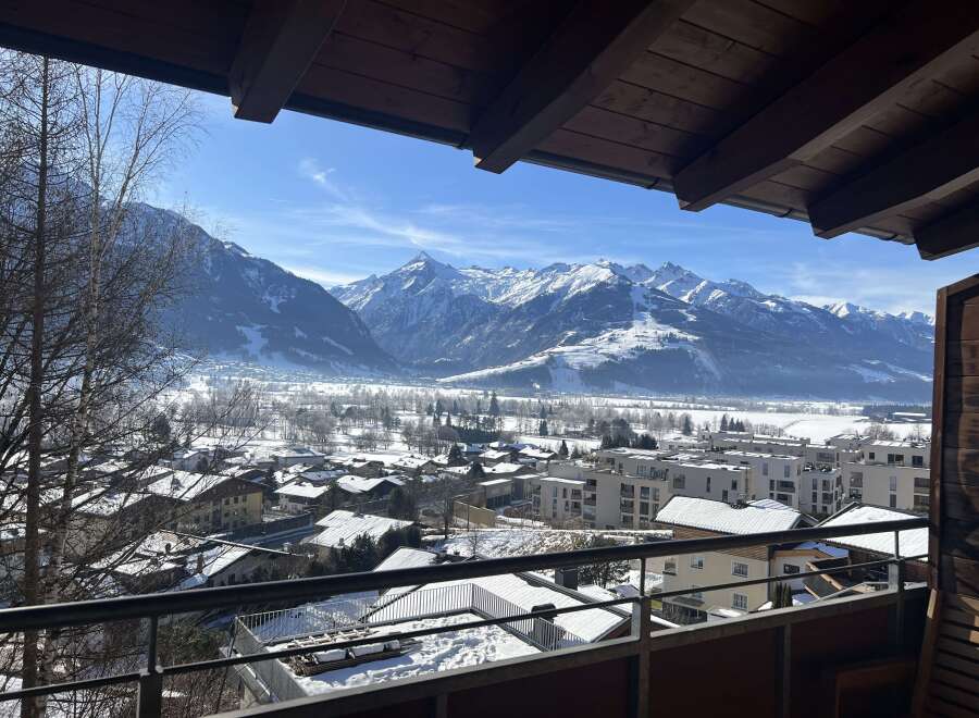 Enjoy breathtaking mountain views from this stunning property.