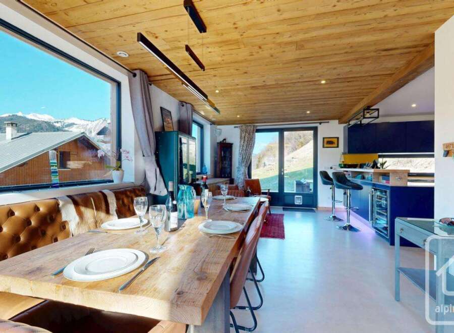 Experience luxury living with breathtaking mountain views in this stunning property.