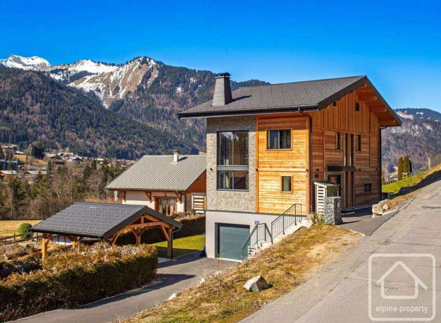 Discover a stunning mountain chalet with breathtaking views.