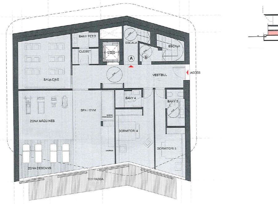 This luxurious property boasts a spacious spa and gym (70.