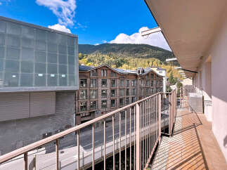 Enjoy breathtaking views from this stunning property! This modern residence boasts a spacious balcony, perfect for relaxing and taking in the surrounding scenery.