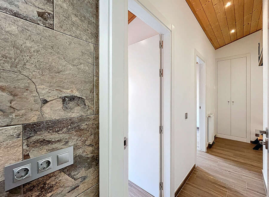 Discover the elegance of this stunning property, showcasing a beautifully designed interior.