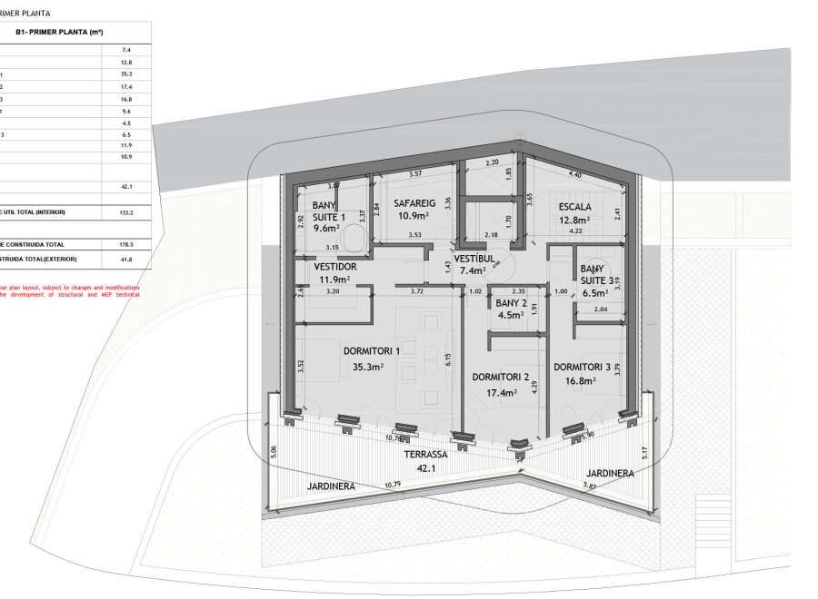 Discover this exquisite property featuring a spacious first floor with a generous 35.