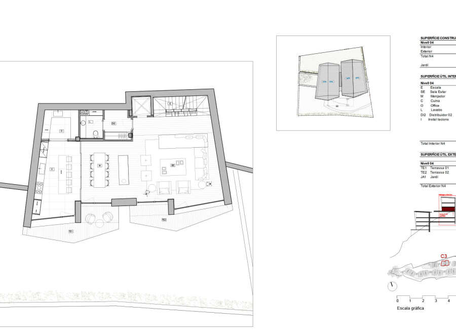 This floor plan showcases a luxurious property with detailed interior and exterior spaces.