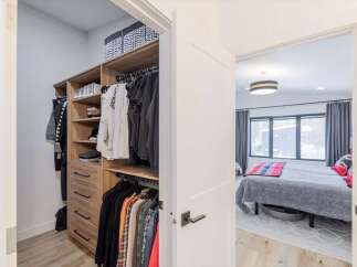 Step into luxury with this stunning property! Featuring a spacious walk-in closet, perfect for organizing your wardrobe.