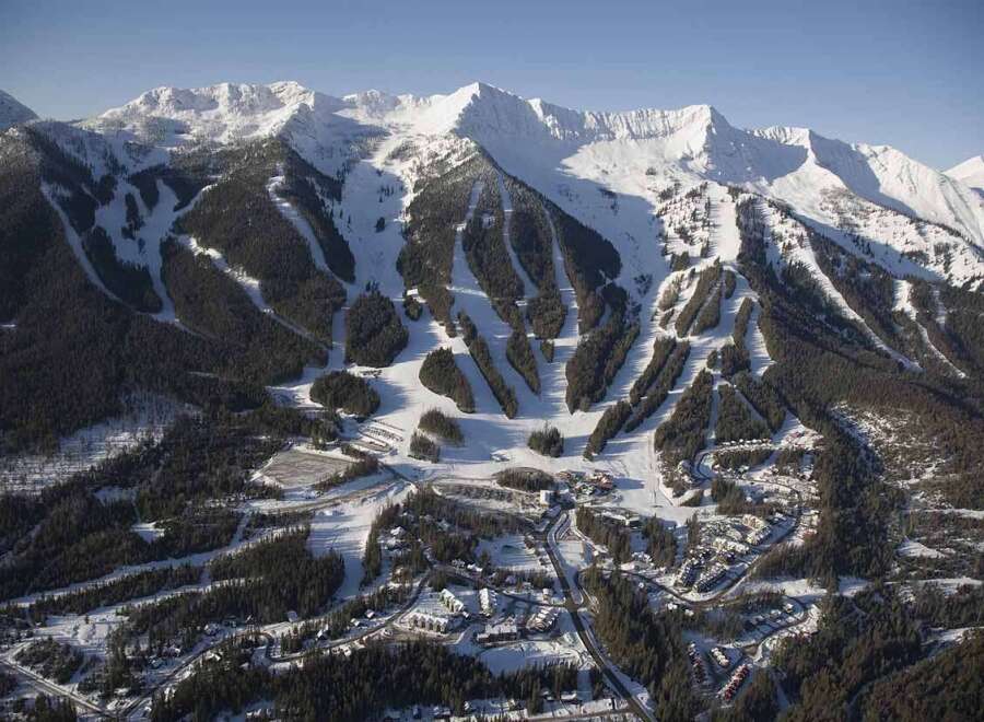 Experience the ultimate mountain getaway in this stunning ski resort.
