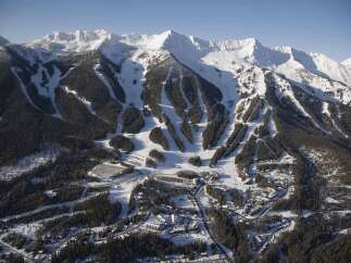 Experience the ultimate mountain getaway in this stunning ski resort.